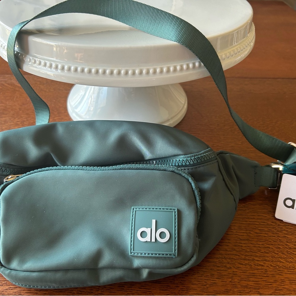 ALO Yoga Teal Strap Waist Pouch